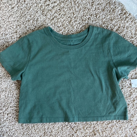 Urban Outfitters Tops - Urban Outfitters New Army Green Crop T-shirt. Super Cute!! NWT Size Small